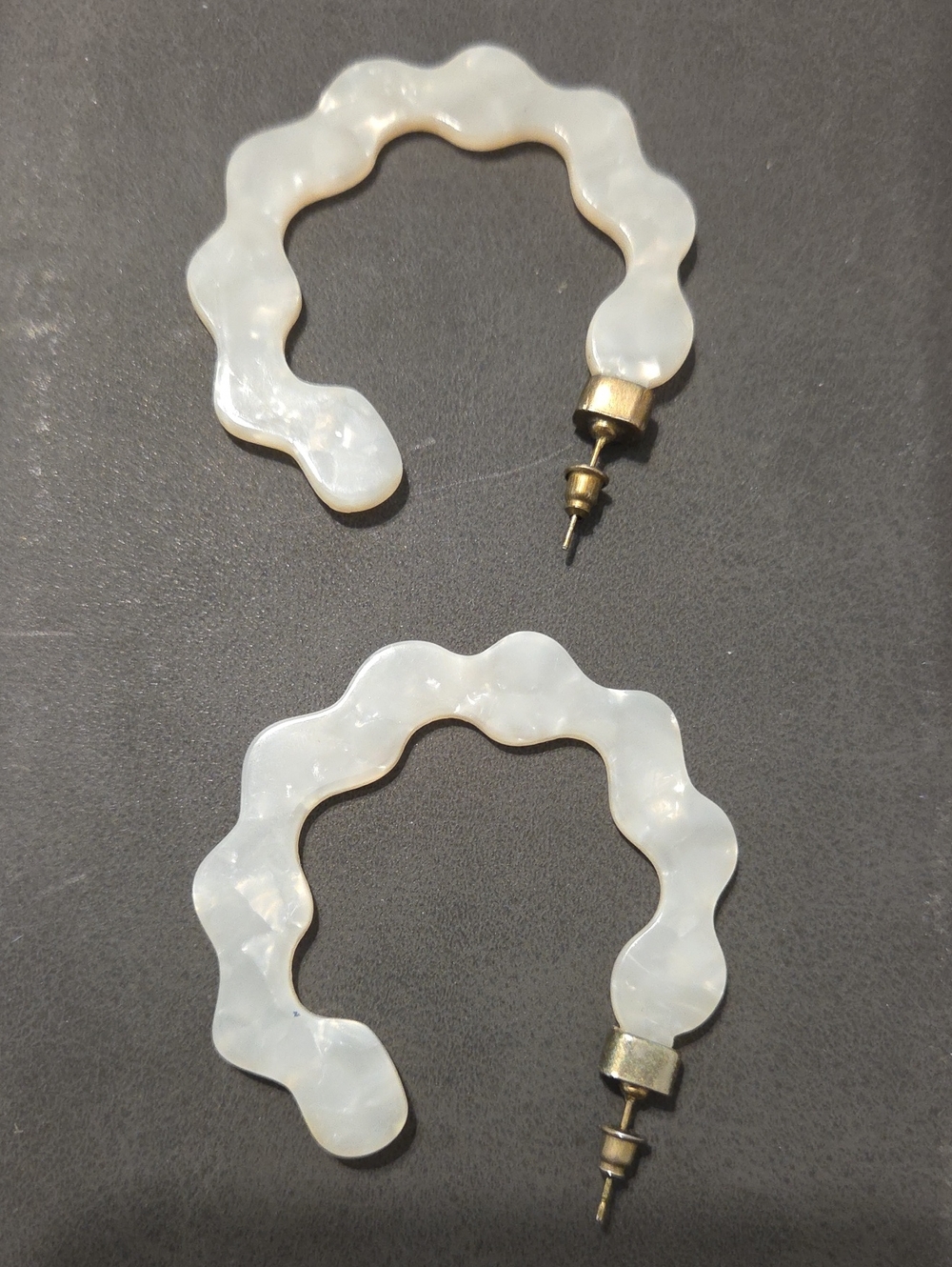 Wavy Hoop Resin Earrings in Pearl White